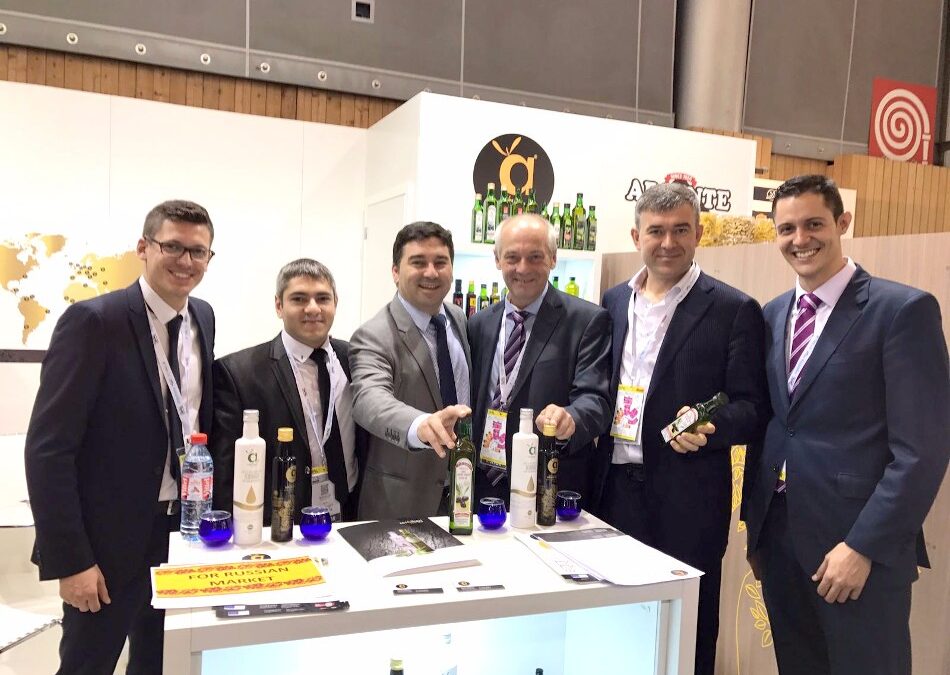 Aceites Albert promociona en SIAL París su aceite de oliva virgen extra Ecológico y el galardonado Flor de Espadán